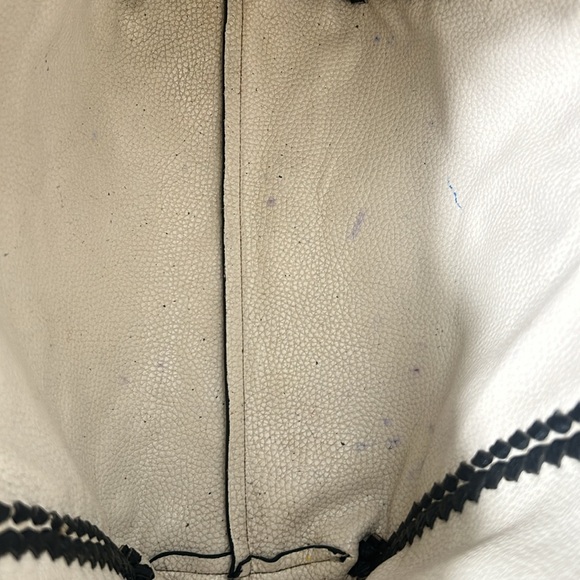 BCBG BLACK TOTE SHOULDER BAG WITH GOLD HARDWARE - Picture 7 of 7